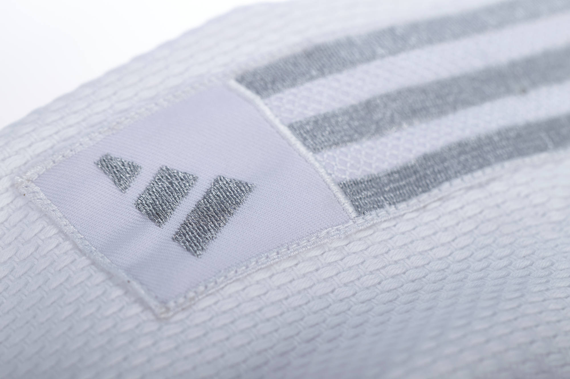 adidas judo gi Contest J650 white/silver stripes