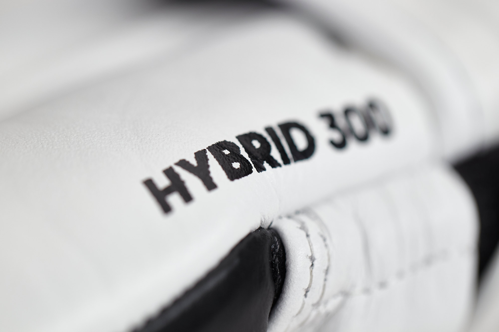 adiH300-Hybrid-300-Boxing-Glove-black_white-14OZ-D0405 adidas boxing glove Hybrid 300 ADIH300 black/white