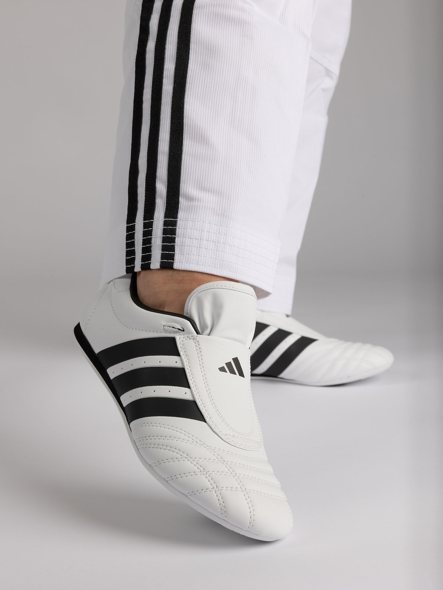 Tennisturnschuhe, Weiß, Schwarz, Stoffschuhe, Gurtverschluss