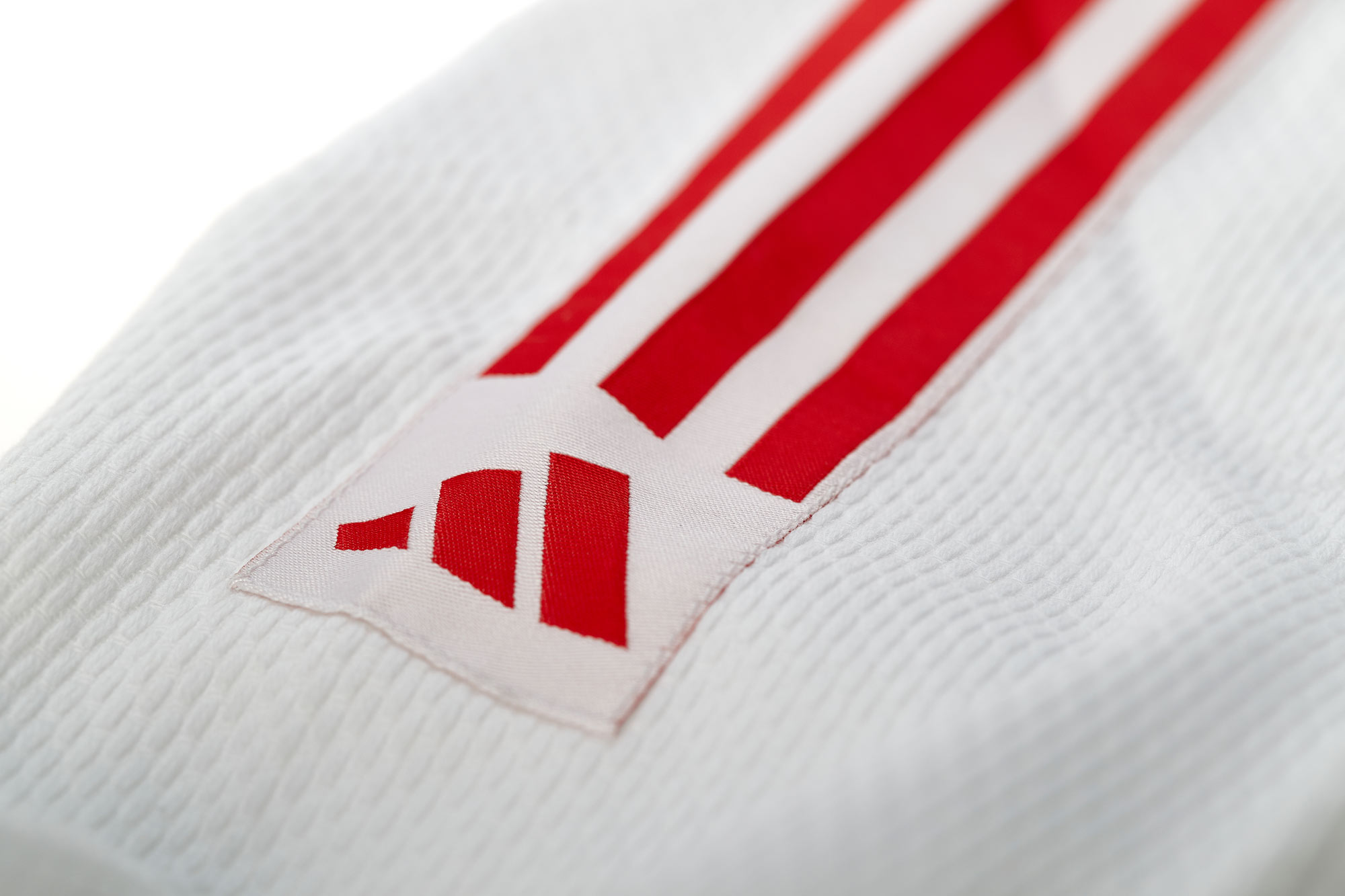 adidas judo gi Club J350E white/red stripes