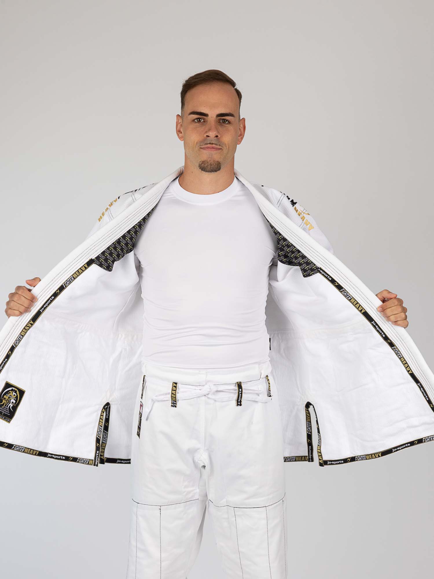 Judo-Anzug, Weiße gi, Gis, Kampfanzug, Taekwondo?