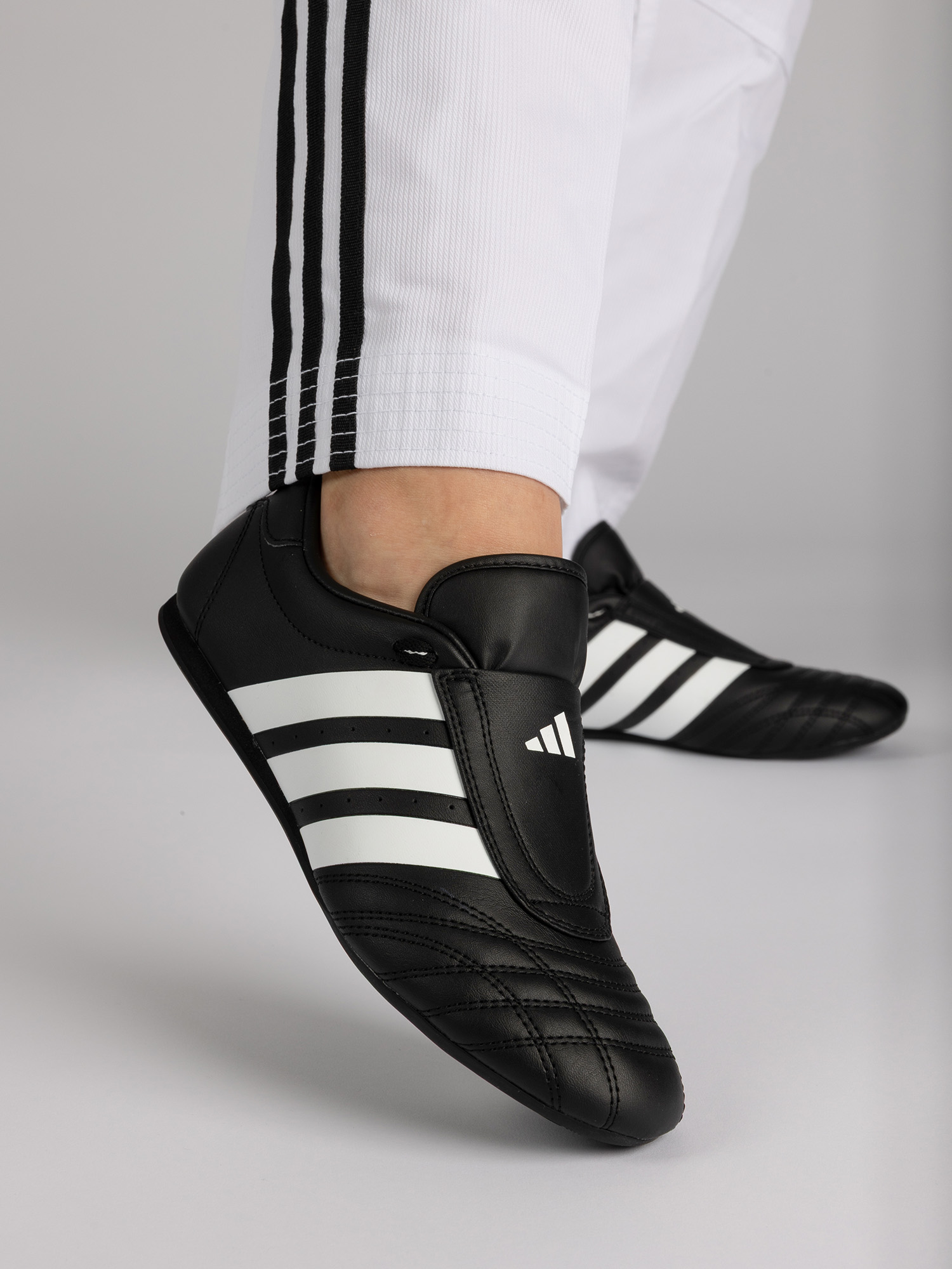 Torschuh, Fußballschuh, Low-Cut, Schwarz, Drei Streifen