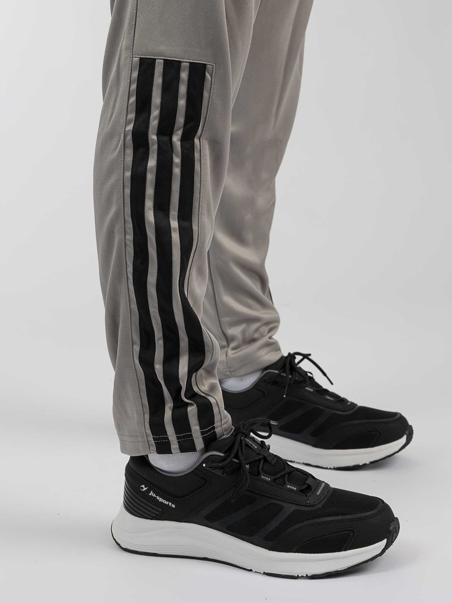 Athletische Hose, Seitliche Streifen, Taillierte Beine, Graue Hose, Sneaker